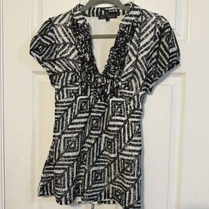 Heart Soul Black & White Printed Top – Size Large, EUC, Tie-Back Detail, Viral S